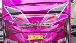 Diduga Mengemudi Ugal-ugalan, Bus Pariwisata Bintang Laut Holiday Nyaris Sebabkan Kecelakaan, Pengguna Jalan Minta Polisi Bertindak