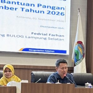Bulog Lampung Selatan Salurkan Bantuan Pangan Beras 30 Kilo Gram untuk Warga