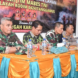 Tim Mabes TNI Edukasi Warga Pardasuka Cegah Karhutla