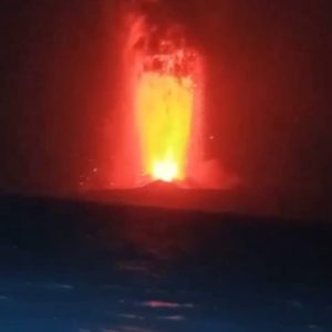 Erupsi gunung anak Krakatau warga Lampung di himbau waspada