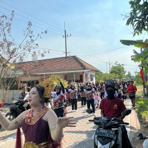 Karnaval Desa Bulang Semarakkan Gebyar Poling Pajak 2026, Pandawa Reborn 05 dan Warga Dusun Lajuk Tampil Kompak