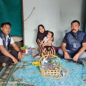ANAK PENDERITA KELAINAN GENETIK LANGKA AKAN DIRUJUK KE RSCM, KAPERWIL BARATAPERSADA.COM TURUN BERIKAN PERHATIAN